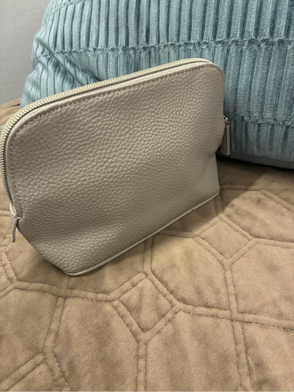 laura mercier Pebbled Leather Cosmetic Pouch in Taupe